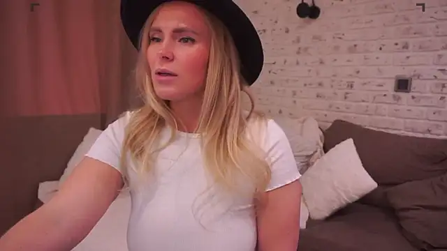 Charming Daphny online show from 03-14-25, 08:53