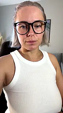 Snapshot of Charming_Daphny chatting on 07-22-26, 06:48 Charming Daphny online show from 07-22-26, 06:48