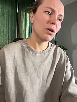 Charming Daphny online show from 02-11-26, 07:30