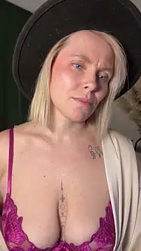 Charming Daphny online show from 04-08-26, 04:41