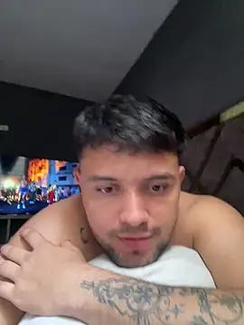 Snapshot of bruce__naughty chatting on 10-19-25, 08:55 bruce naughty online show from 10-19-25, 08:55