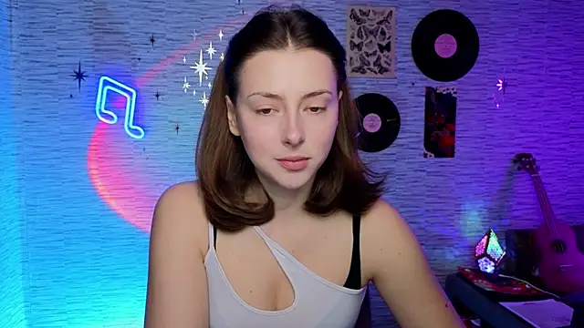 Snapshot of GloriaElmer chatting on 02-21-25, 07:45 GloriaElmer online show from 02-21-25, 07:45