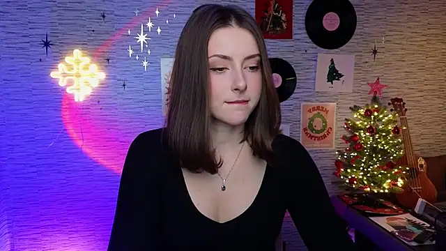 Snapshot of GloriaElmer chatting on 01-17-25, 11:06 GloriaElmer online show from 01-17-25, 11:06