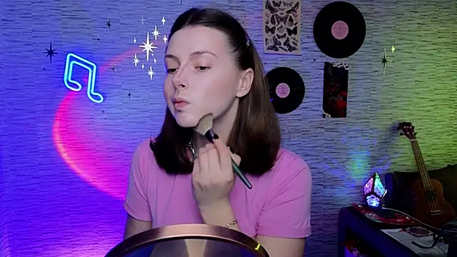 Snapshot of GloriaElmer chatting on 03-11-25, 06:30 GloriaElmer online show from 03-11-25, 06:30