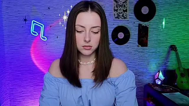 Snapshot of GloriaElmer chatting on 03-20-25, 09:48 GloriaElmer online show from 03-20-25, 09:48