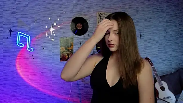 Snapshot of GloriaElmer chatting on 10-13-25, 05:09 GloriaElmer online show from 10-13-25, 05:09