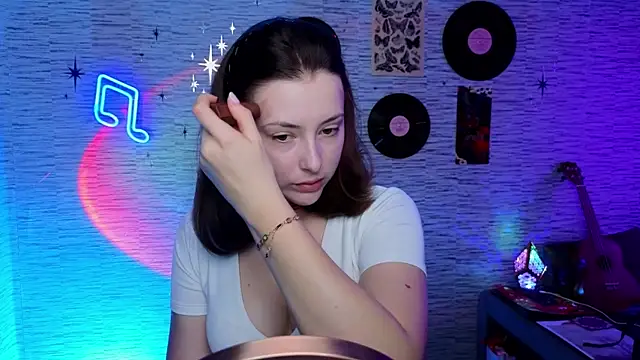 Snapshot of GloriaElmer chatting on 03-06-25, 06:41 GloriaElmer online show from 03-06-25, 06:41