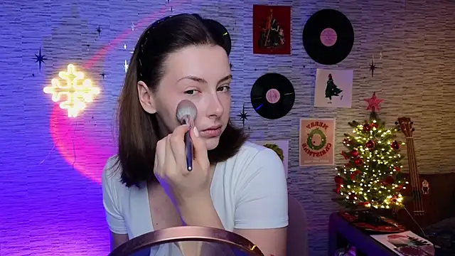 Snapshot of GloriaElmer chatting on 01-15-25, 07:15 GloriaElmer online show from 01-15-25, 07:15