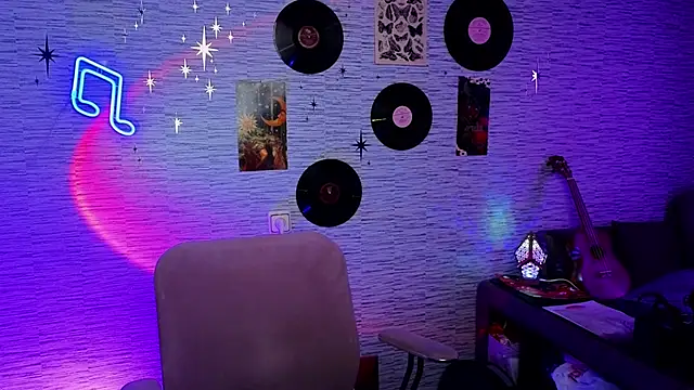 Snapshot of GloriaElmer chatting on 03-14-25, 10:18 GloriaElmer online show from 03-14-25, 10:18