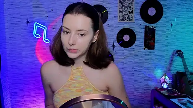 Snapshot of GloriaElmer chatting on 02-13-25, 07:35 GloriaElmer online show from 02-13-25, 07:35