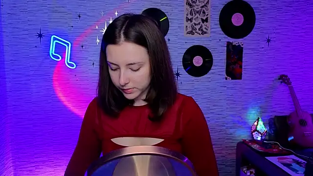 Snapshot of GloriaElmer chatting on 02-11-25, 07:23 GloriaElmer online show from 02-11-25, 07:23