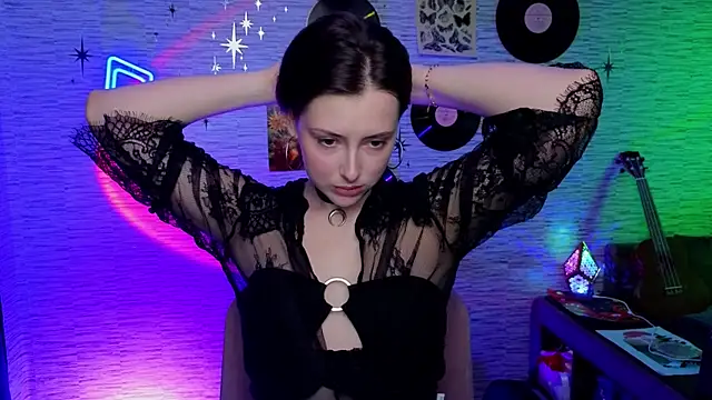 Snapshot of GloriaElmer chatting on 02-19-25, 11:06 GloriaElmer online show from 02-19-25, 11:06