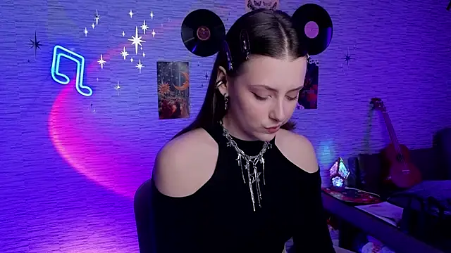 Snapshot of GloriaElmer chatting on 03-21-25, 09:45 GloriaElmer online show from 03-21-25, 09:45