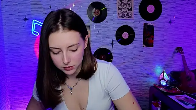 Snapshot of GloriaElmer chatting on 02-17-25, 11:02 GloriaElmer online show from 02-17-25, 11:02