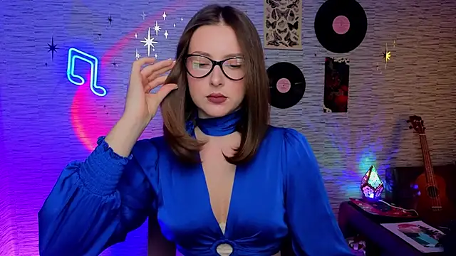 Snapshot of GloriaElmer chatting on 01-31-25, 09:59 GloriaElmer online show from 01-31-25, 09:59