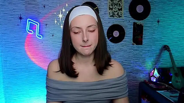 Snapshot of GloriaElmer chatting on 03-04-25, 09:29 GloriaElmer online show from 03-04-25, 09:29