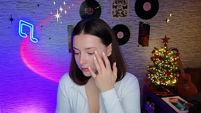 Snapshot of GloriaElmer chatting on 01-28-25, 08:36 GloriaElmer online show from 01-28-25, 08:36