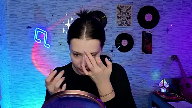 Snapshot of GloriaElmer chatting on 02-20-25, 07:45 GloriaElmer online show from 02-20-25, 07:45