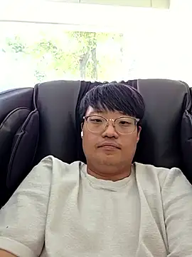 Snapshot of lolgayb chatting on 06-10-26, 05:19 lolgayb online show from 06-10-26, 05:19