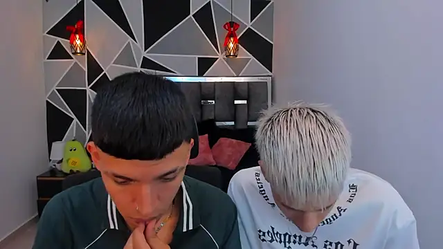 Juan Nd Steven online show from 04-11-26, 02:41