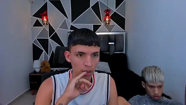 Snapshot of Juan_Nd_Steven chatting on 05-06-26, 11:31 Juan Nd Steven online show from 05-06-26, 11:31