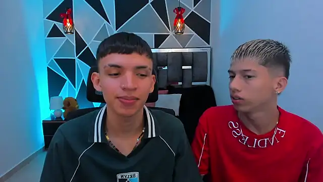 Snapshot of Juan_Nd_Steven chatting on 05-13-26, 12:39 Juan Nd Steven online show from 05-13-26, 12:39