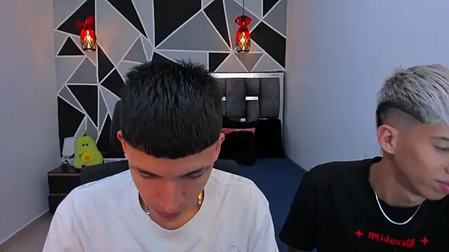 Snapshot of Juan_Nd_Steven chatting on 04-25-26, 02:36 Juan Nd Steven online show from 04-25-26, 02:36