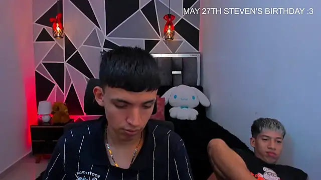 Snapshot of Juan_Nd_Steven chatting on 05-19-26, 10:28 Juan Nd Steven online show from 05-19-26, 10:28