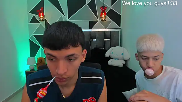 Snapshot of Juan_Nd_Steven chatting on 06-11-26, 02:53 Juan Nd Steven online show from 06-11-26, 02:53