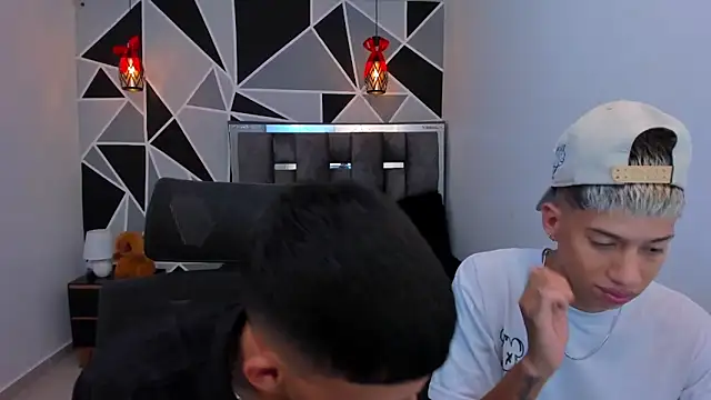 Snapshot of Juan_Nd_Steven chatting on 05-08-26, 11:19 Juan Nd Steven online show from 05-08-26, 11:19