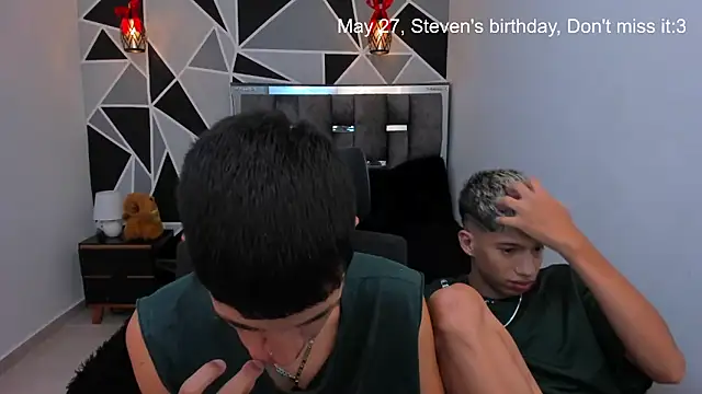 Snapshot of Juan_Nd_Steven chatting on 05-09-26, 10:46 Juan Nd Steven online show from 05-09-26, 10:46