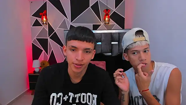 Snapshot of Juan_Nd_Steven chatting on 05-05-26, 03:53 Juan Nd Steven online show from 05-05-26, 03:53
