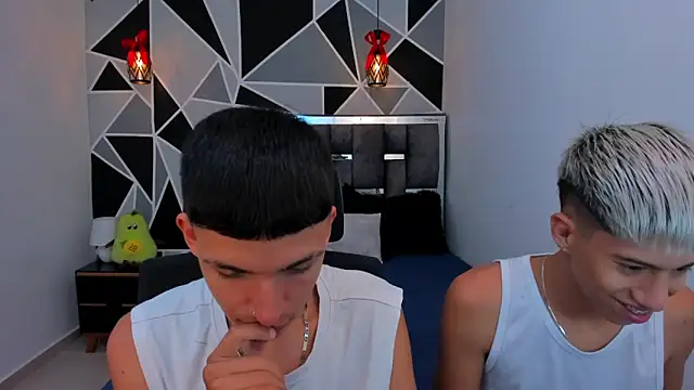 Snapshot of Juan_Nd_Steven chatting on 04-28-26, 09:30 Juan Nd Steven online show from 04-28-26, 09:30
