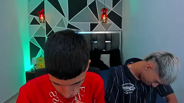 Snapshot of Juan_Nd_Steven chatting on 04-23-26, 02:07 Juan Nd Steven online show from 04-23-26, 02:07