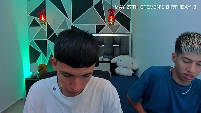 Snapshot of Juan_Nd_Steven chatting on 05-22-26, 03:48 Juan Nd Steven online show from 05-22-26, 03:48