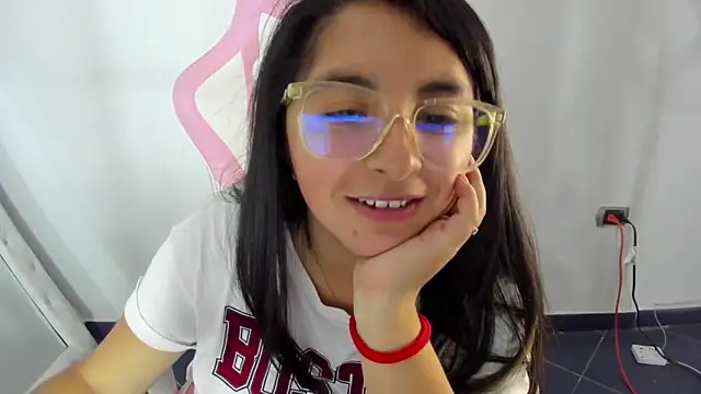  Angelinaandrade  online show from 02-25-25, 08:00