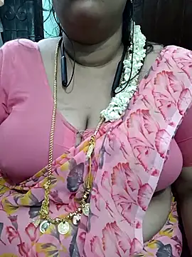 Snapshot of ashikaa_r chatting on 05-10-26, 07:05 ashikaa r online show from 05-10-26, 07:05