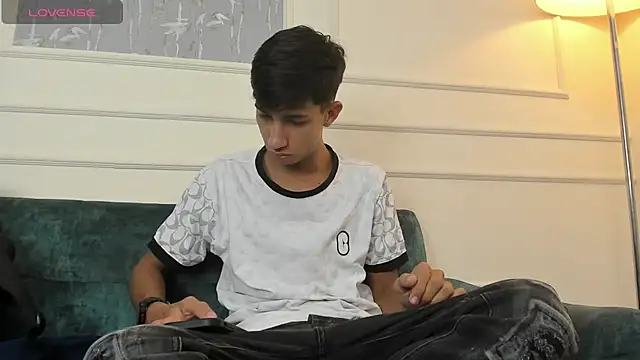 Lucian Davi online show from 03-18-25, 12:28