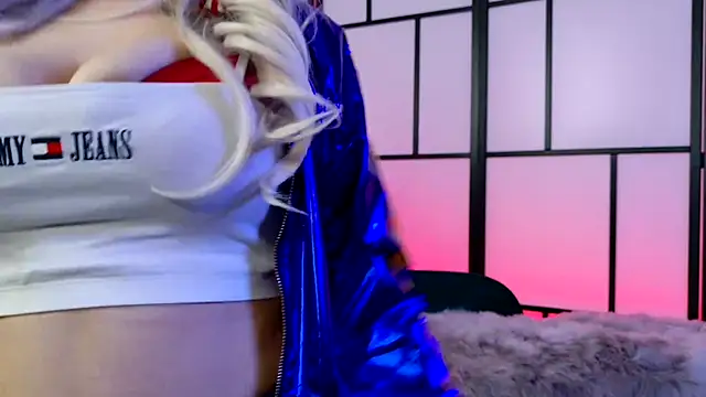 Snapshot of Allys_secret chatting on 02-24-25, 07:19 Allys secret online show from 02-24-25, 07:19