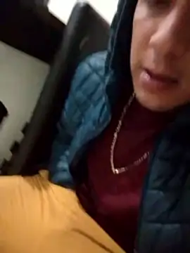 Snapshot of Alonsomadeira chatting on 03-12-26, 12:09 Alonsomadeira online show from 03-12-26, 12:09