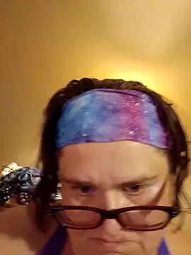 mcv131985 online show from 10-15-25, 03:16