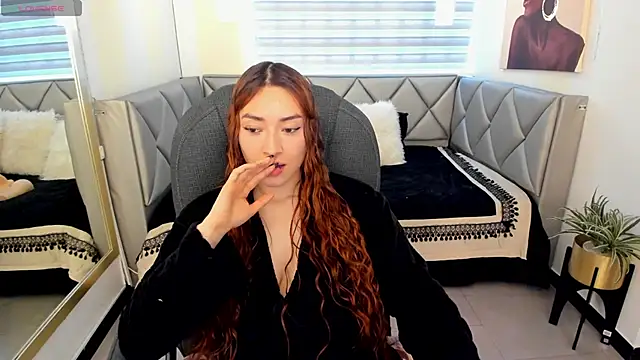 Snapshot of _Antonnela_ chatting on 05-12-26, 03:40 Antonnela online show from 05-12-26, 03:40