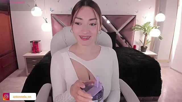  Antonnela  online show from 12-04-25, 04:06