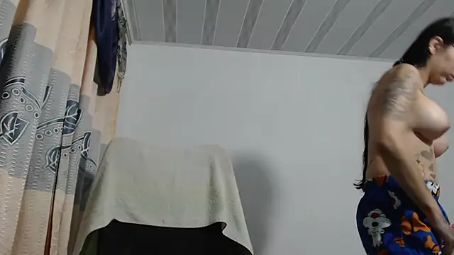 Snapshot of sweet_cutetras22 chatting on 10-18-25, 10:28 sweet cutetras22 online show from 10-18-25, 10:28