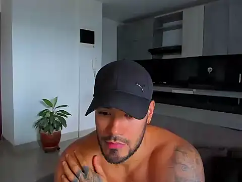 Snapshot of Alexander_Martines chatting on 09-22-25, 09:10 Alexander Martines online show from 09-22-25, 09:10