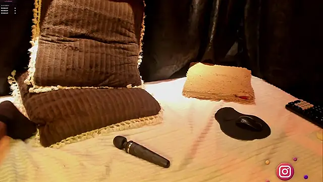 MiaKnox online show from 02-03-26, 06:40