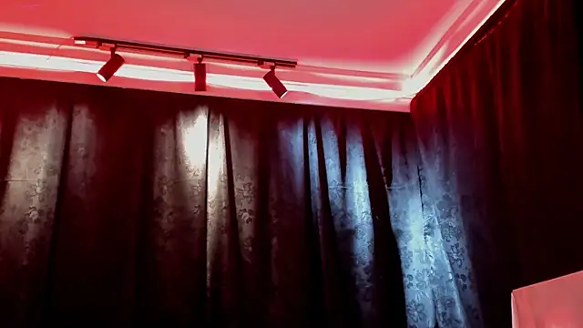 MiaKnox online show from 04-08-26, 12:12