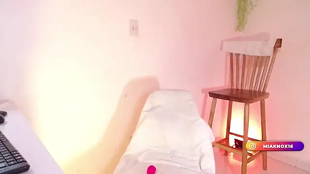 MiaKnox online show from 03-07-25, 09:07