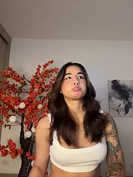 VictoriaHiill online show from 02-22-26, 06:42