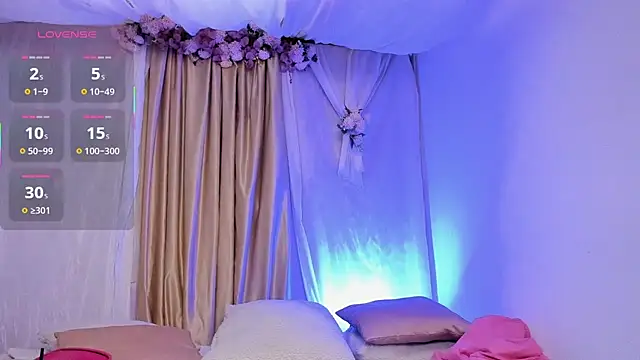 salomee star  online show from 10-18-25, 08:22